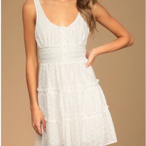 NWT Lulu's Eyelet Tie-Back Tiered Mini Dress